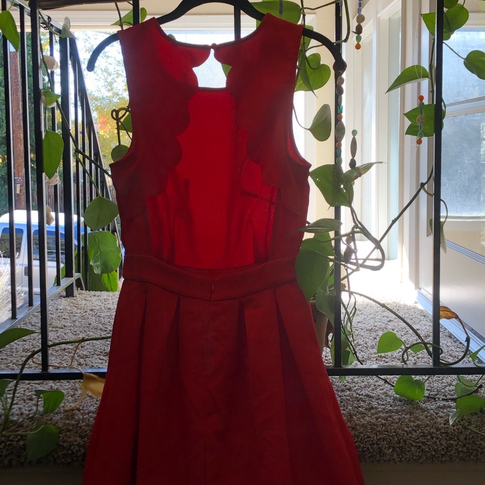 Cut out back red dress